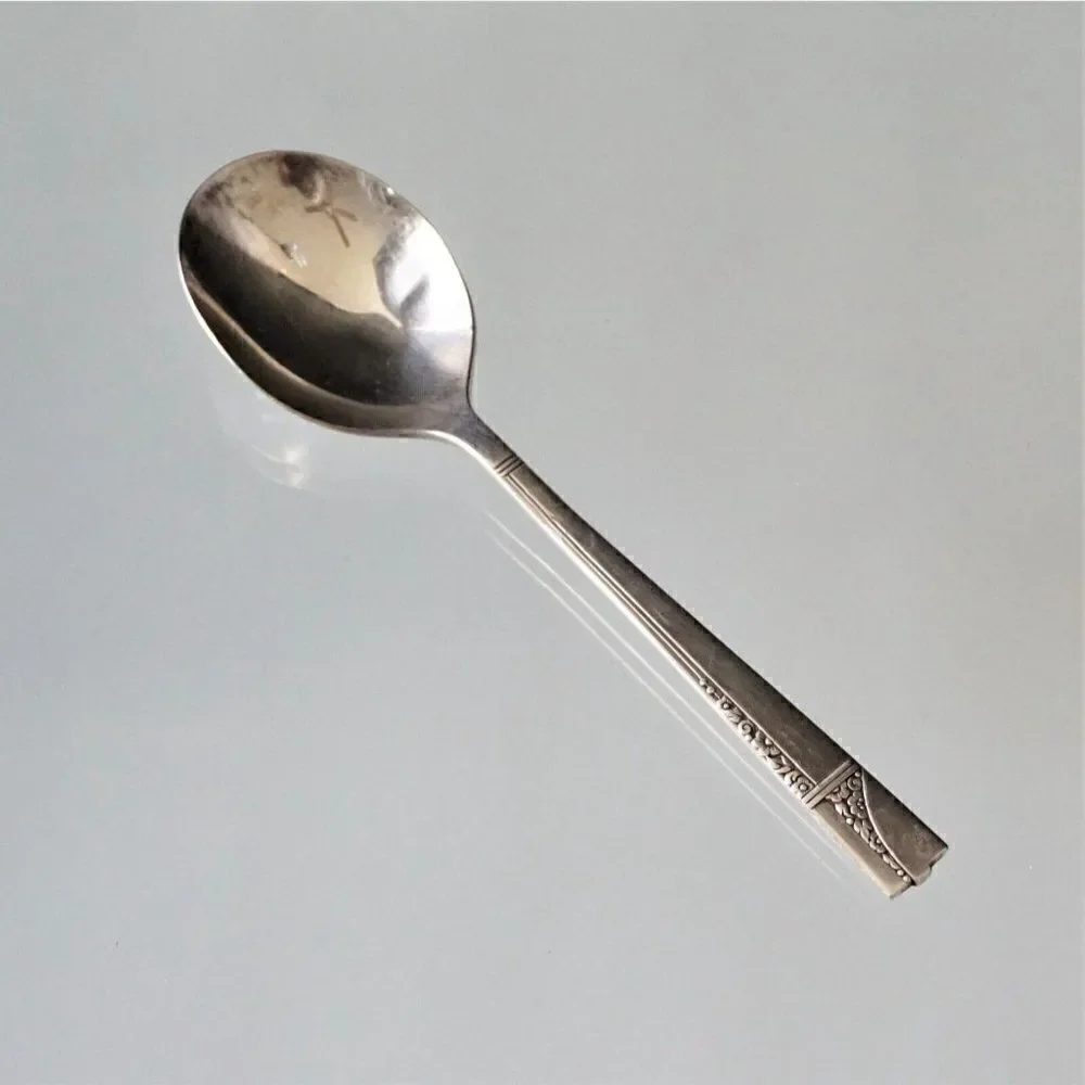 Vintage Round Bullion Spoon Oneida Nobility Plate 1937 Caprice Pattern